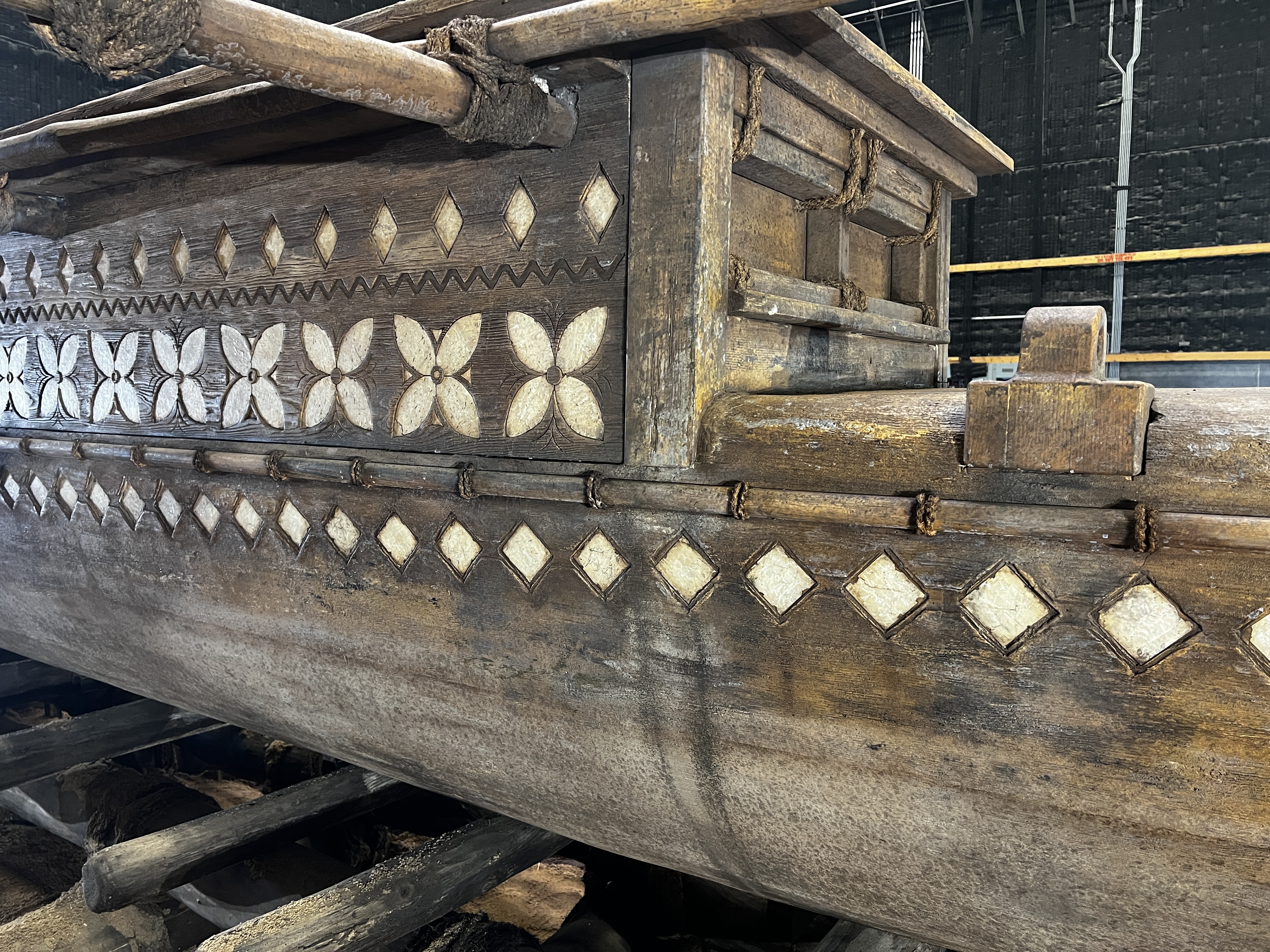 Multiple carving details